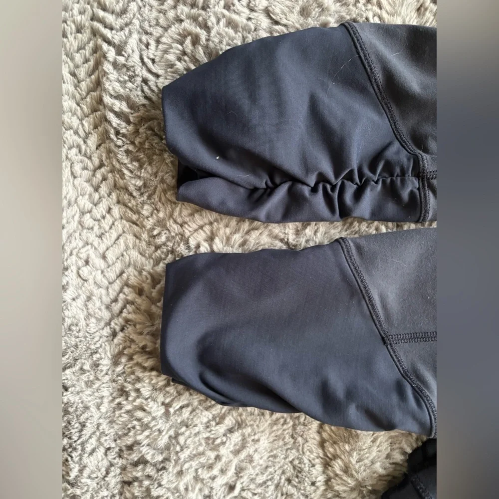 LULULEMON Women's Nothing to Hide Rouched Cropped Navy Leggings Size 4
